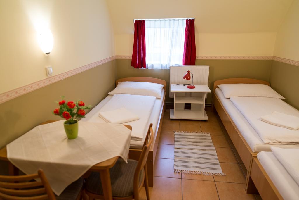 Taverna Panzio Šoproň Exteriér fotografie